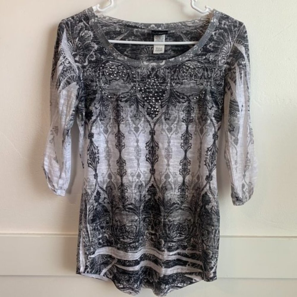 Daytrip White & Gray Embellished Half Sleeve Blouse